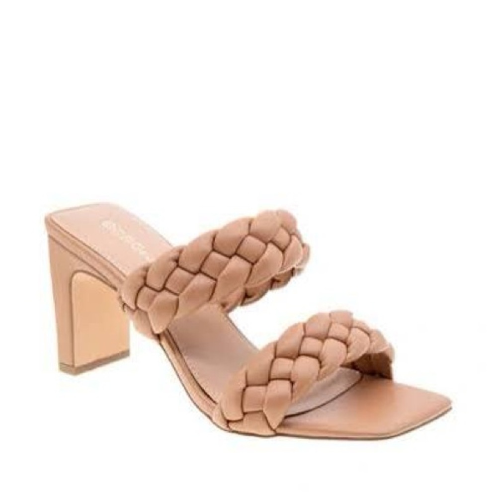 BCBGeneration Finaa Sandal in Tan